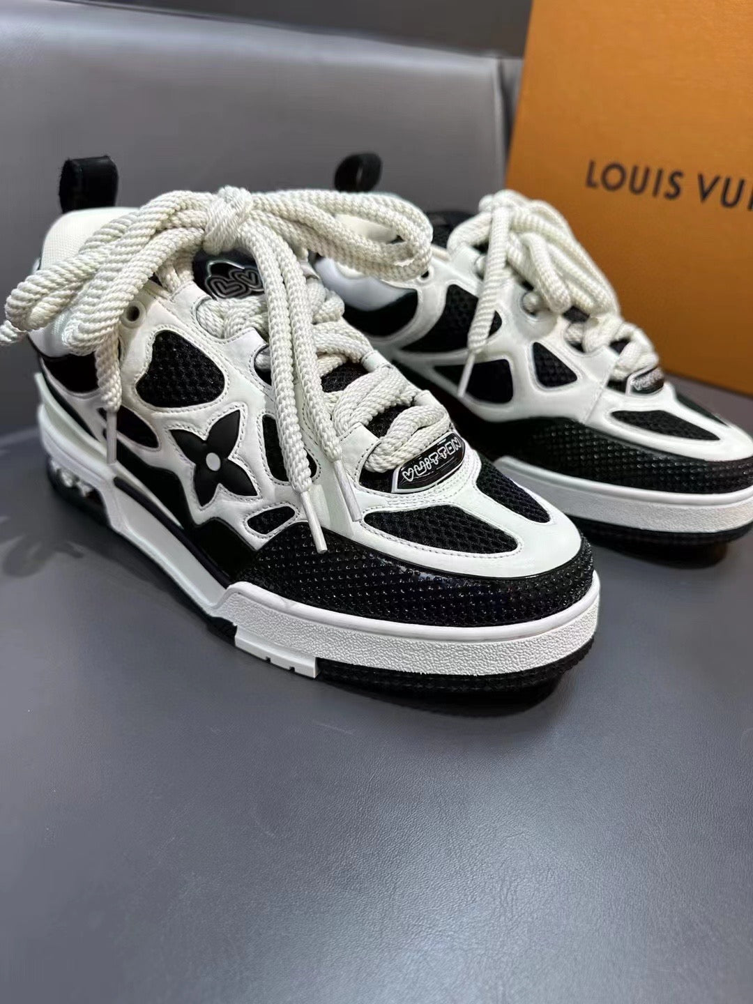 Lv skate noir